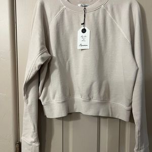 Beautiful raglan sweatshirt